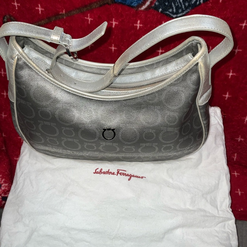 Salvatore Ferragamo Gancini Shoulder or hobo Bag. - Picture 13 of 15
